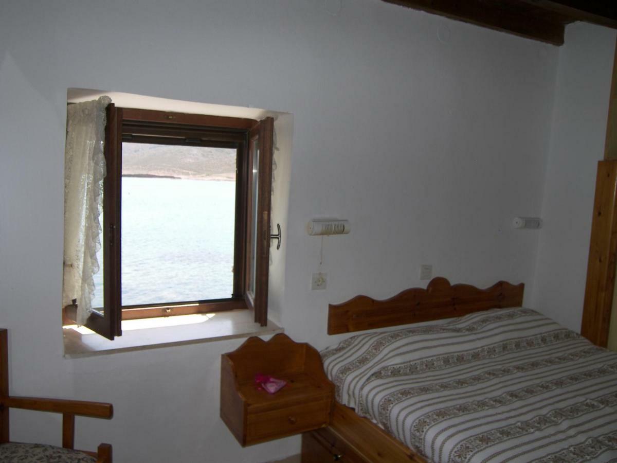 Hiona Cottage ปาเลกาสตรอน ภายนอก รูปภาพ